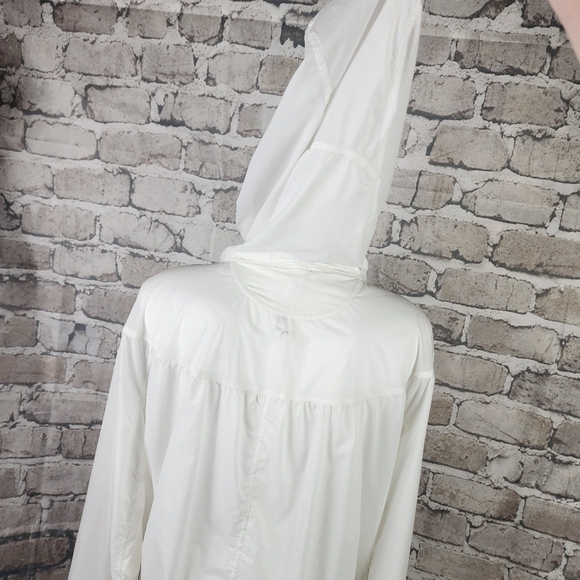 Lululemon Stow N Go Jacket Off White Sheer Size 8 Lightweight Packable Hooded - Picture 11 of 16